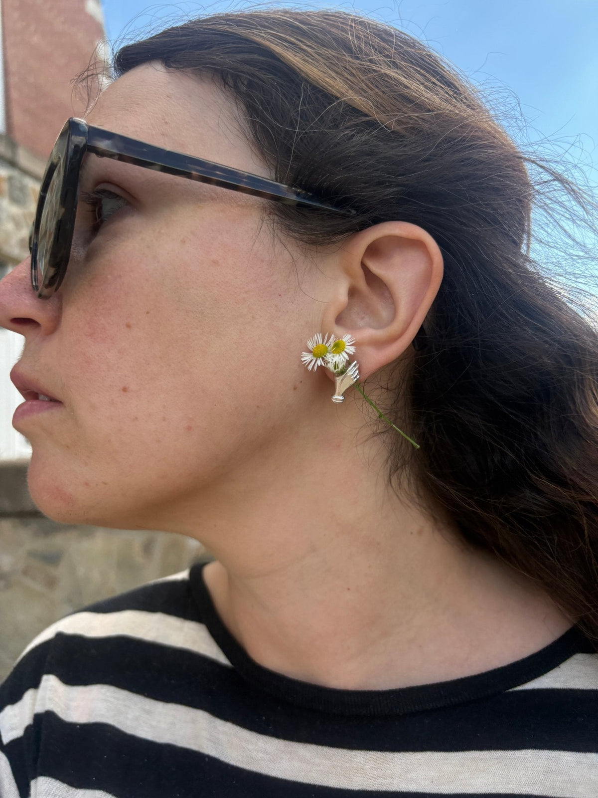 Holding Flowers Hand Studs in Sterling Silver - Trendart