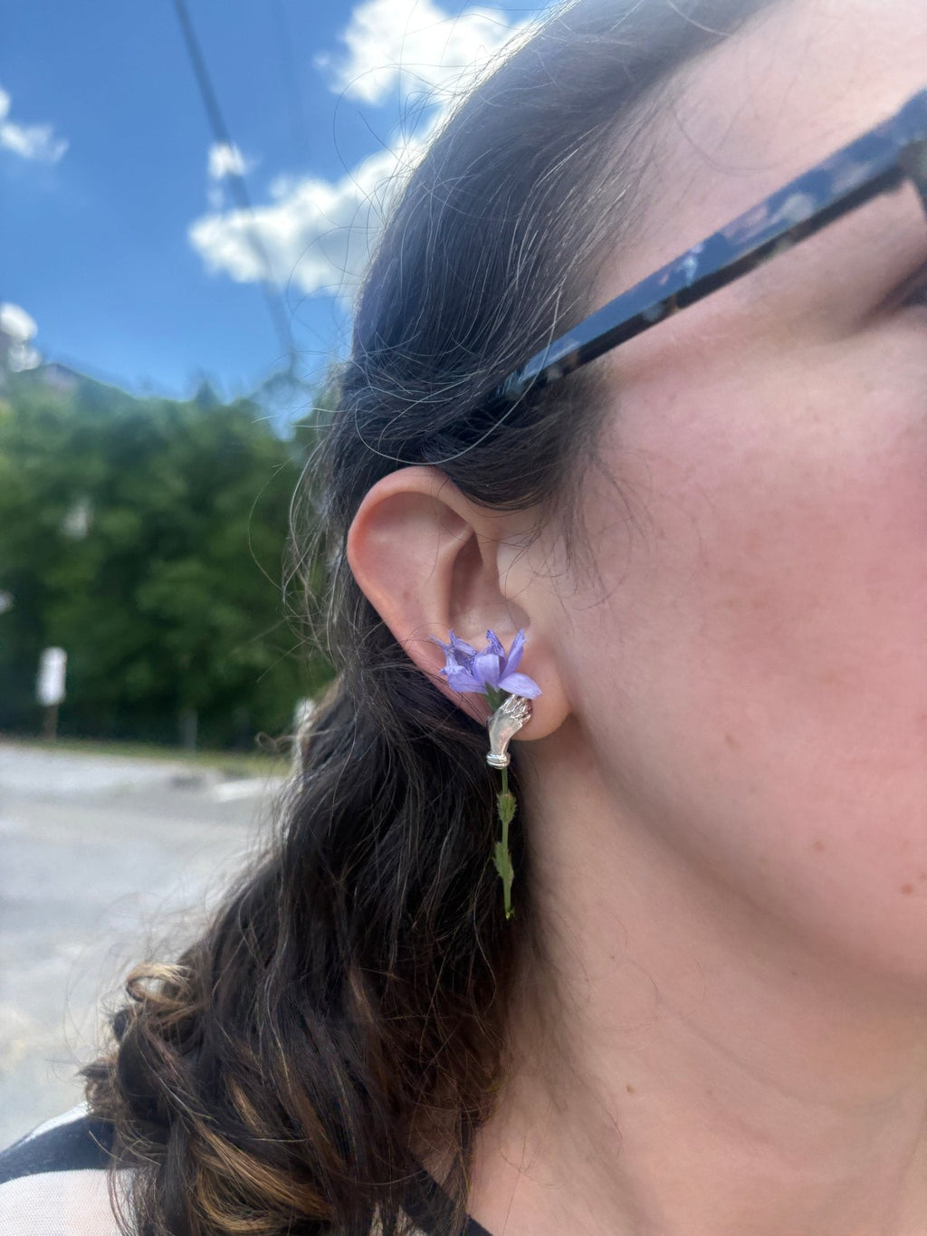 Holding Flowers Hand Studs in Sterling Silver - Trendart